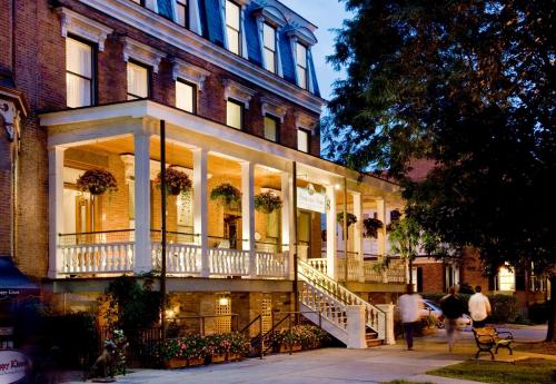 boutique hotels in Adirondack Mountains