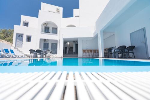 boutique hotels in Perissa