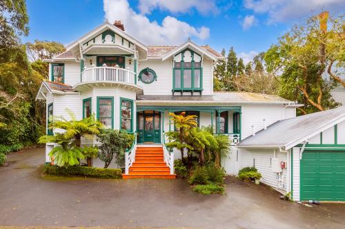 boutique hotels in North Island