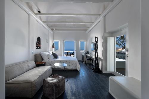 boutique hotels in Santorini