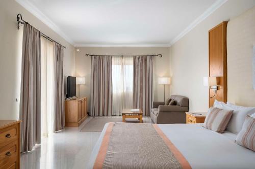 boutique hotels in Xlendi