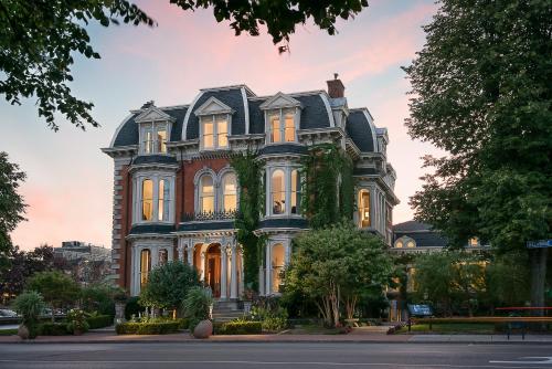 boutique hotels in Niagara Falls