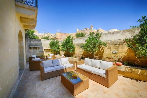 boutique hotels in Xlendi