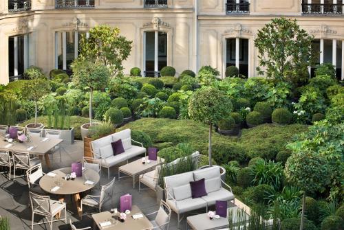 boutique hotels in 8Th Arrondissement