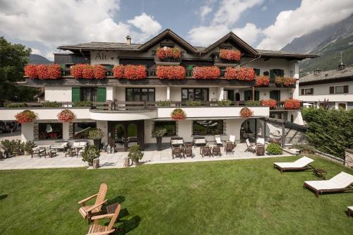 boutique hotels in Adamello Ski