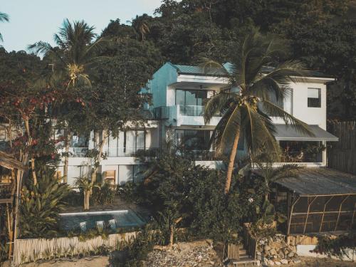 boutique hotels in El Nido Region