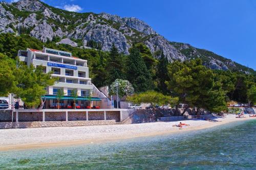 boutique hotels in Gradac