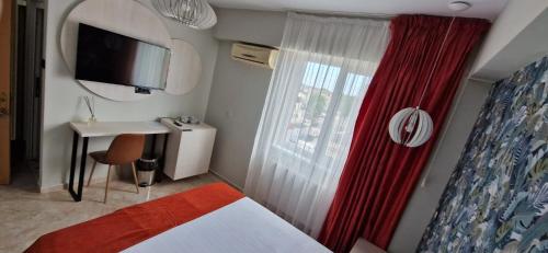 boutique hotels in Mamaia Area