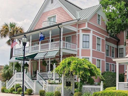 boutique hotels in Charleston Area