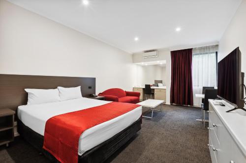 boutique hotels in Clayton North