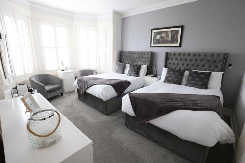 boutique hotels in Antrim County