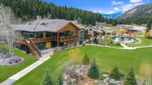 boutique hotels in Yellowstone National Park-West Gate