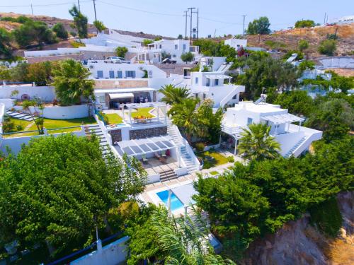 boutique hotels in Adamas