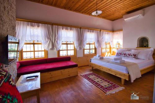 boutique hotels in Gjirokastër