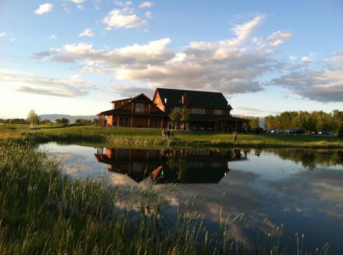 boutique hotels in Yellowstone National Park-West Gate