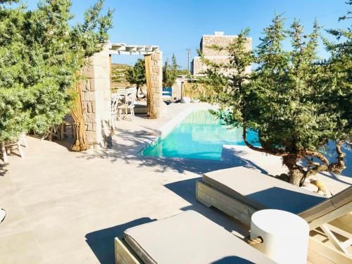 boutique hotels in Adamas