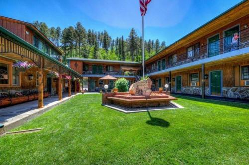 boutique hotels in Black Hills National Forest