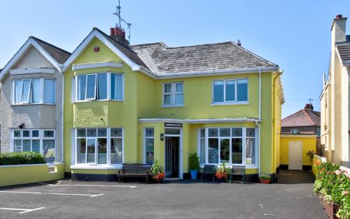 boutique hotels in Antrim County