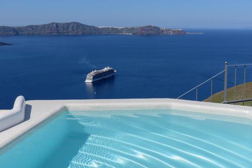 boutique hotels in Fira