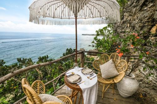 boutique hotels in Bingin Beach