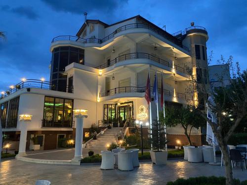 boutique hotels in Berat County