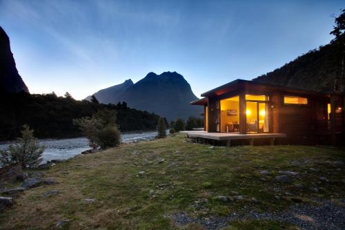 boutique hotels in Fiordland National Park