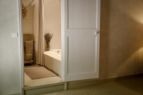 boutique hotels in Arles