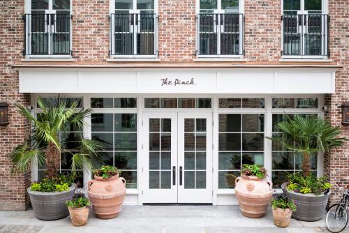 boutique hotels in Charleston Area