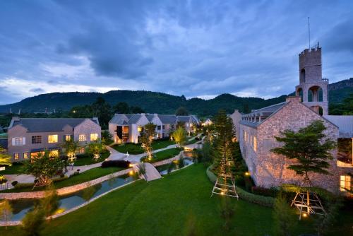 boutique hotels in Mu Si