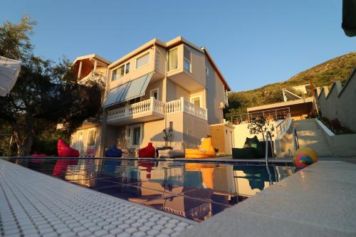 boutique hotels in Berat County