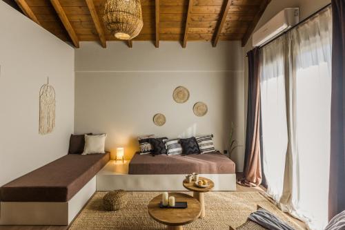 boutique hotels in Lourdata