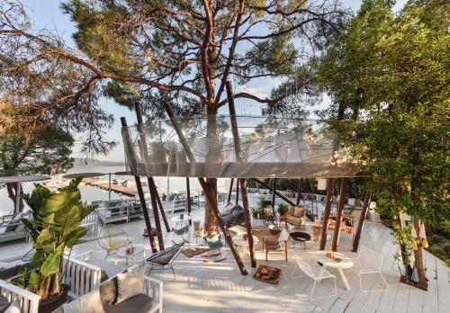 boutique hotels in Aristotelis